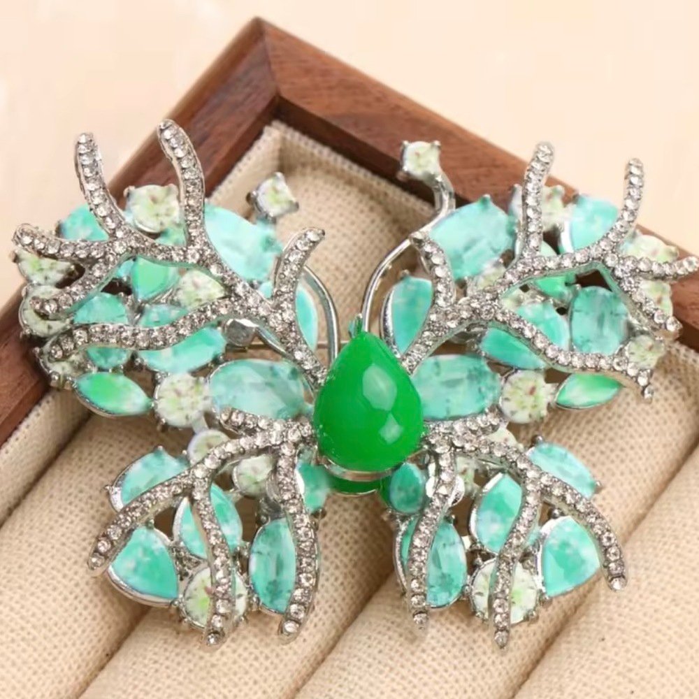 Green butterfly brooch - Image 1
