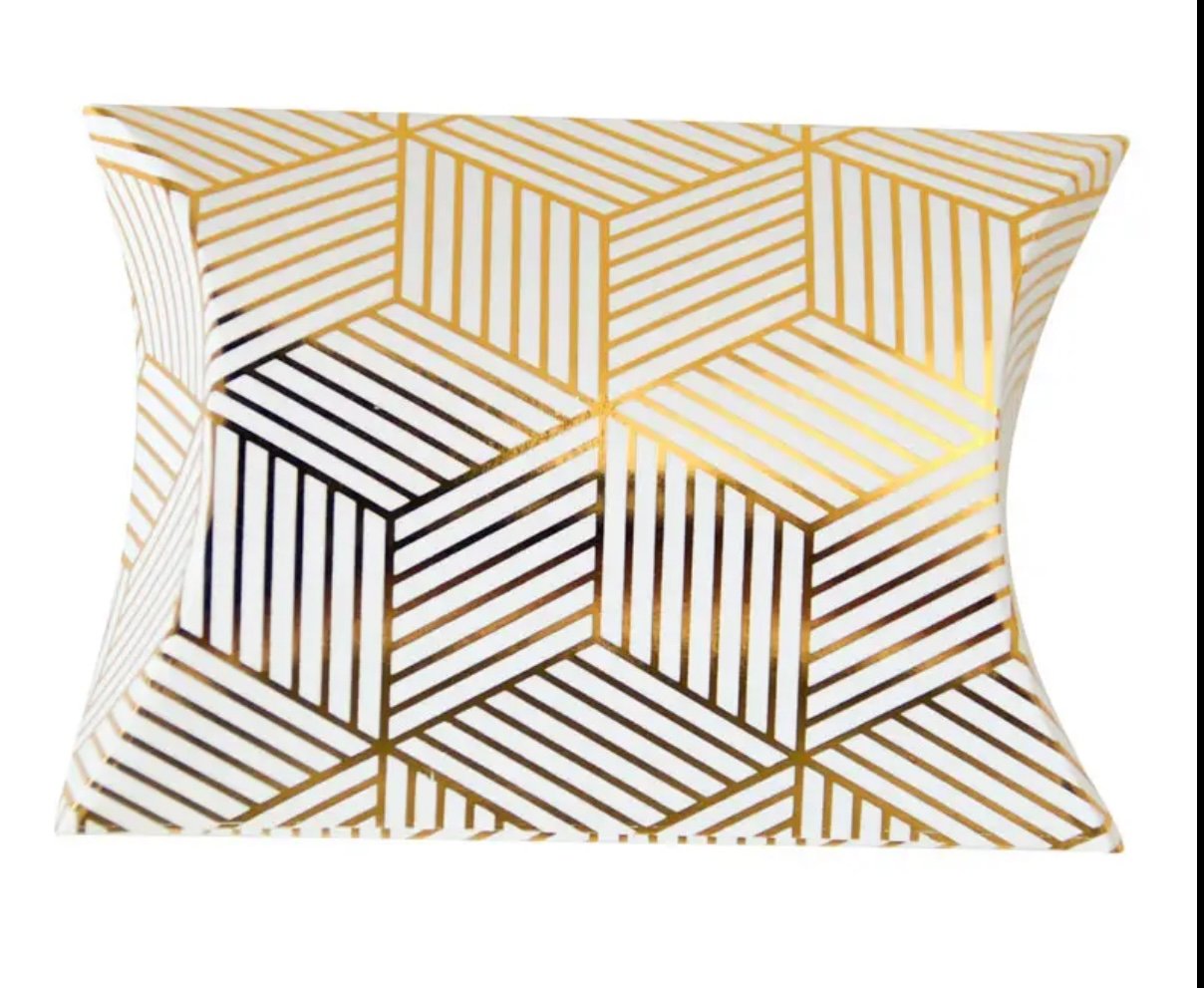 Gold gift box - Image 1